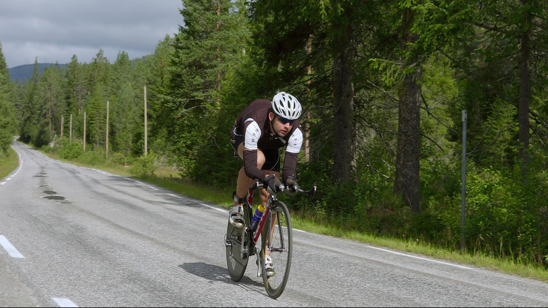 _运动员赛后专访：背后故事感人至深_，运动冠军采访